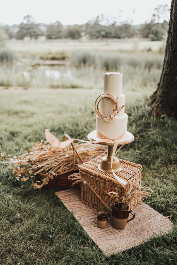 Wedding Cake Stand Idea Basket Hamper Holly Rose Stones