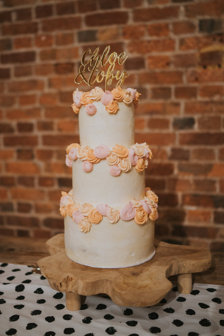 Wedding Cake Stand Ideas Raised Log Slice Grace Elizabeth Photography