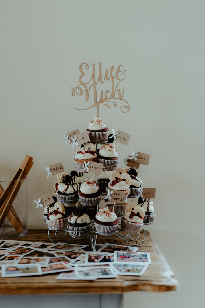 Wedding Cake Stand Ideas Wire Cupcake Patrick Partridge Photography
