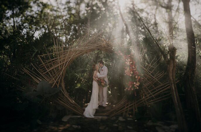 Hoop Moon Gate Flower Backdrop Ceremony Espacio Chechen Wedding Pablo Laguia