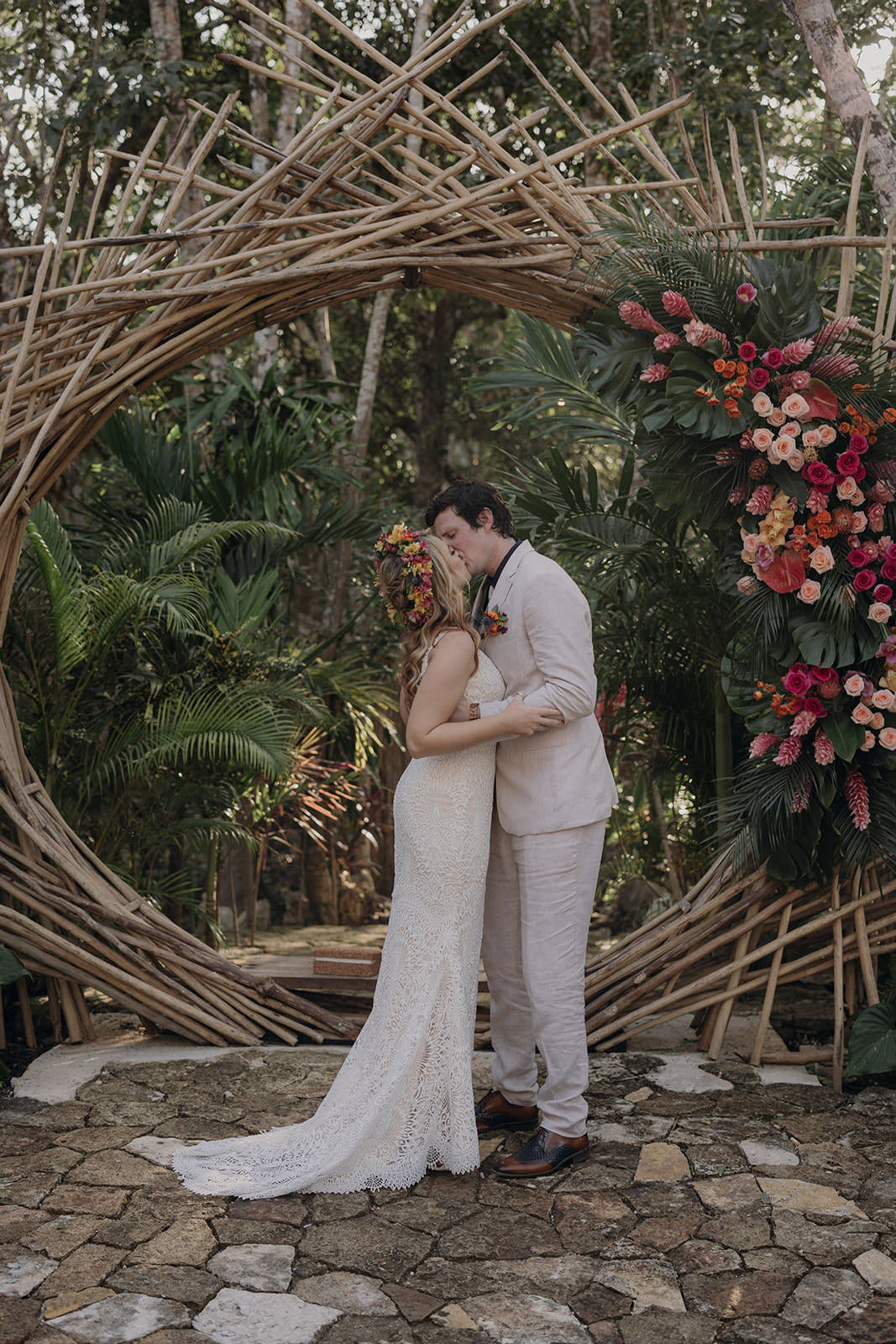 Hoop Moon Gate Flower Backdrop Ceremony Espacio Chechen Wedding Pablo Laguia