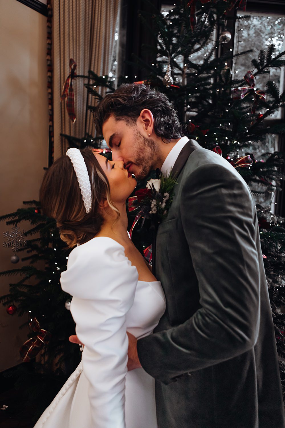 Christmas Wedding Theme Idea Naomi Mills Photography