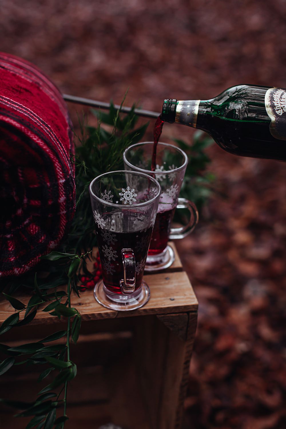 Mulled Wine Drinks Christmas Wedding Theme Idea Naomi Mills Photography