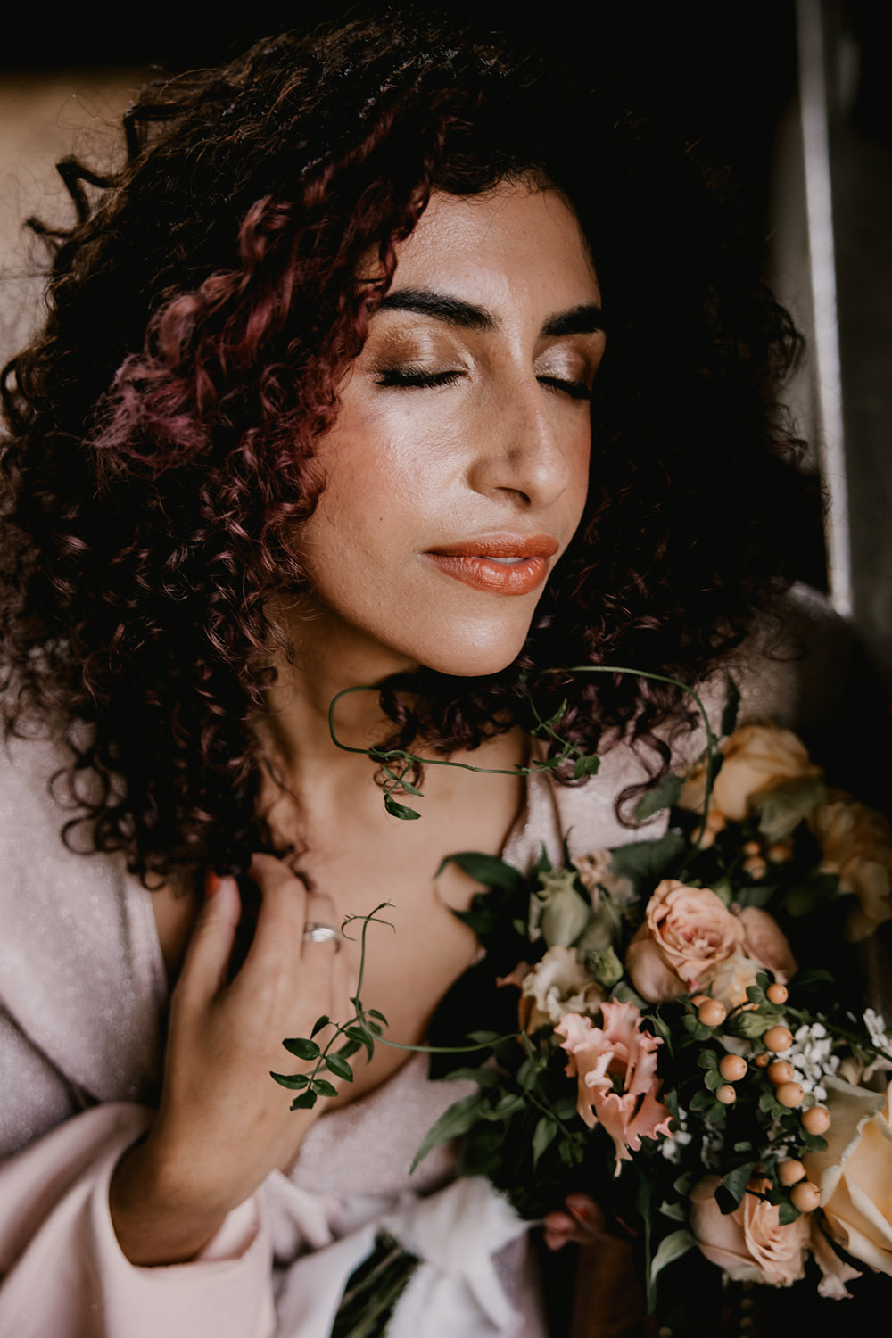 Bridal Makeup Dew Hairstyle Natural Curls Retro Autumn Wedding Ideas Jemma King Photography