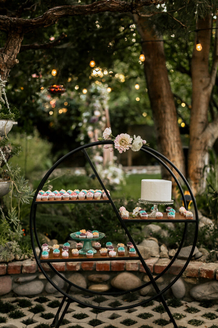 Wedding Sweet Table Round Golden Vibes Photo