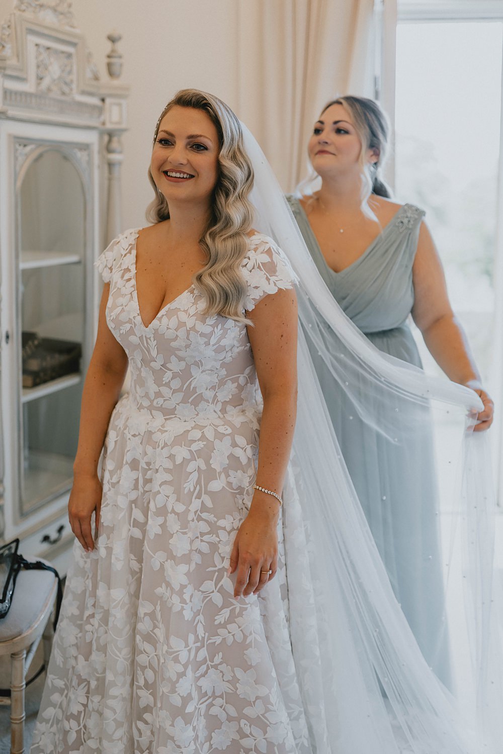 Dress Gown Bride Bridal White Rose Bridal Lace Veil Manor Lake Wedding Grace Dove Photography