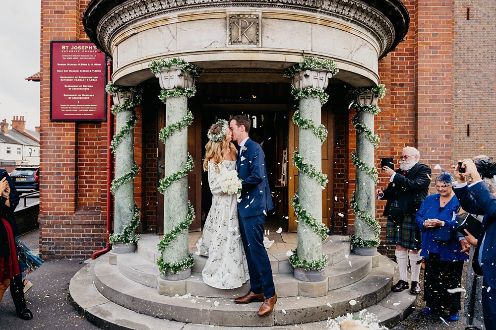 Confetti Throw Outside Inside Wedding Kevin Fern Photography