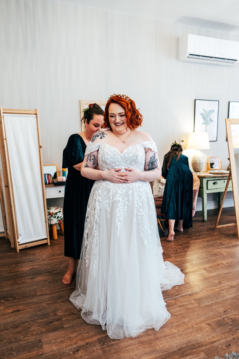 Long Lace Tulle Gown Justin Alexander Autumn Harvest Wedding Three Flowers Photography
