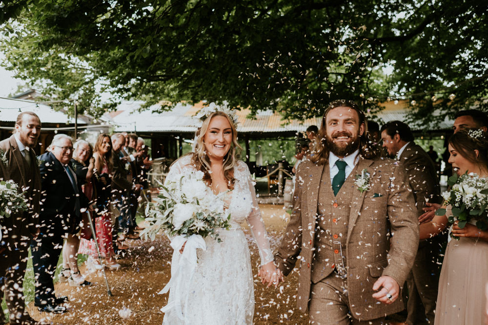 Confetti Throw Small Woodland Wedding Joanna Nicole Photography