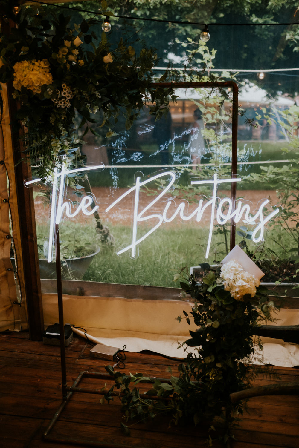 Neon Sign Backdrop Arch Small Woodland Wedding Joanna Nicole Photography