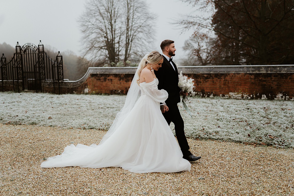 Blue White Wedding Ideas Natalie Silvester Photography