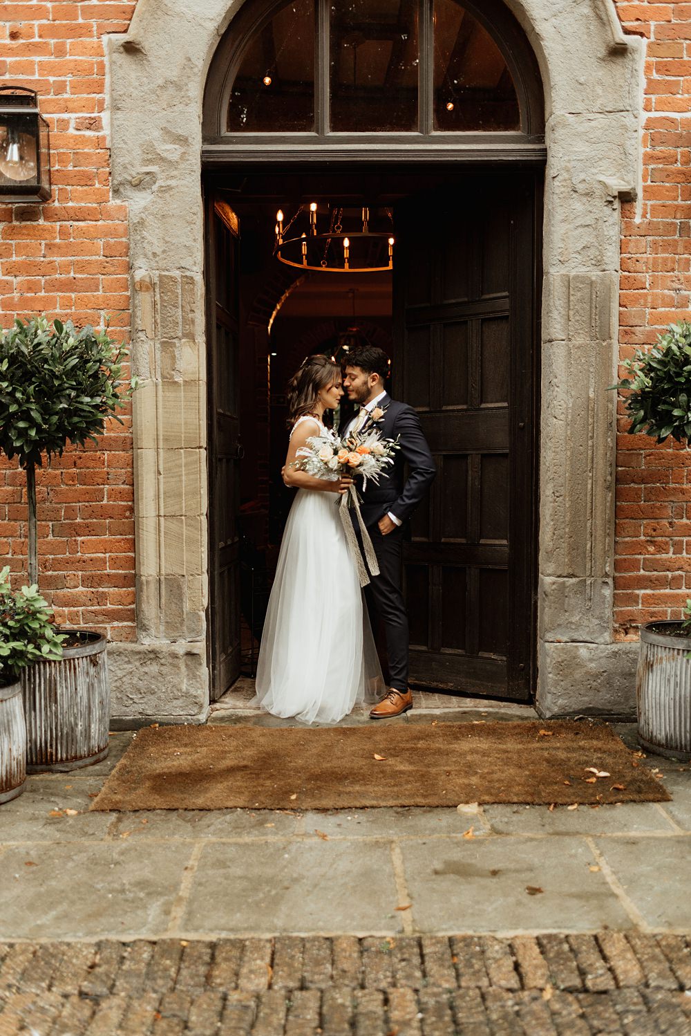 Coach House Soughton Hall Wedding Ideas Sara Ribera Photography