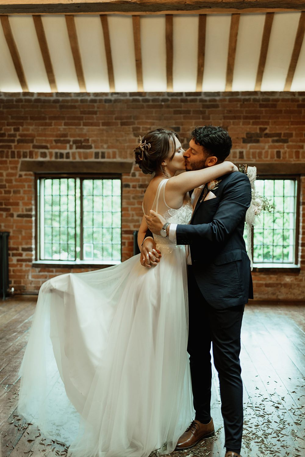 Coach House Soughton Hall Wedding Ideas Sara Ribera Photography