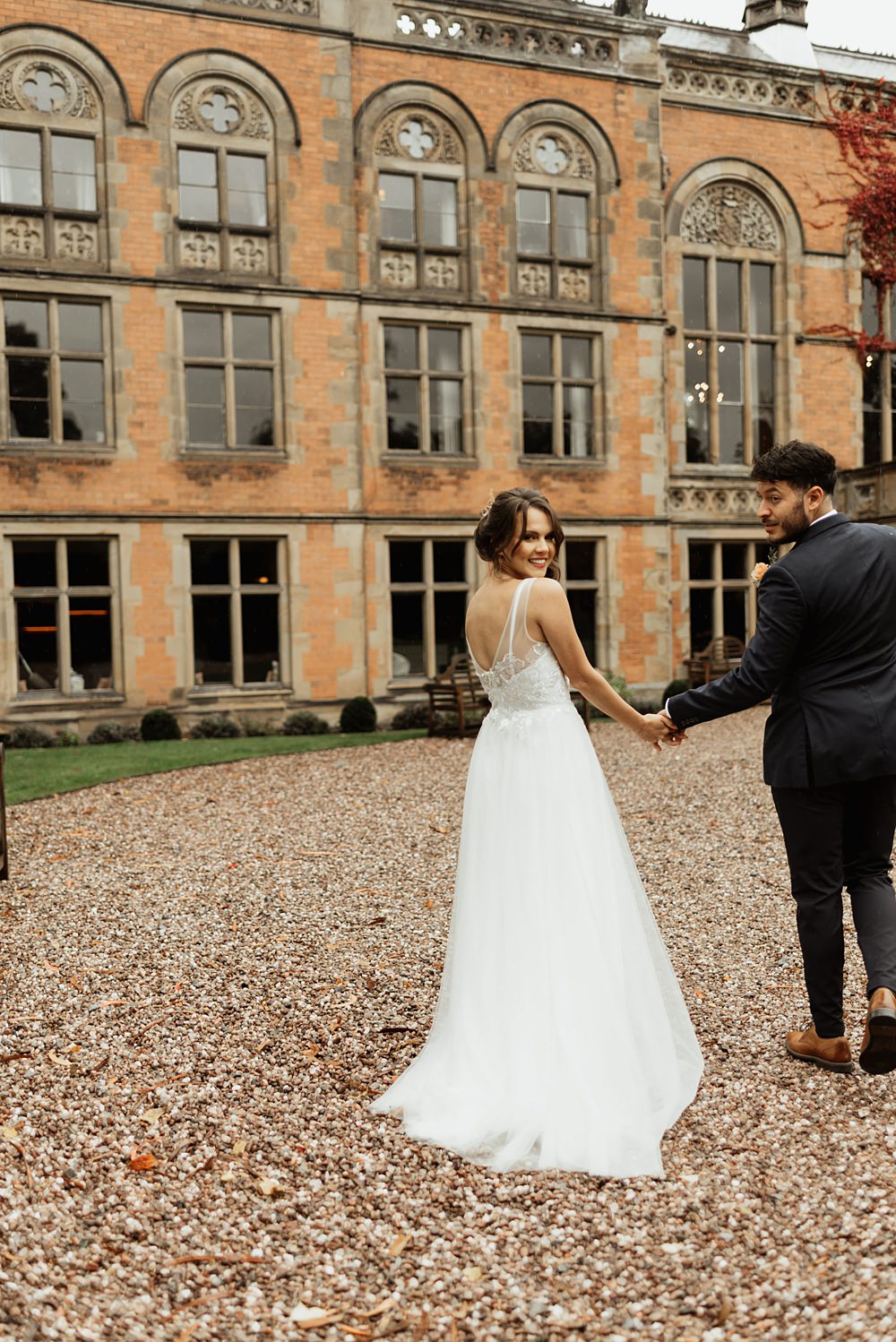 Coach House Soughton Hall Wedding Ideas Sara Ribera Photography