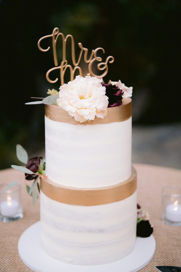 Gold 2 Tier Wedding Cake Apollo Fotografie