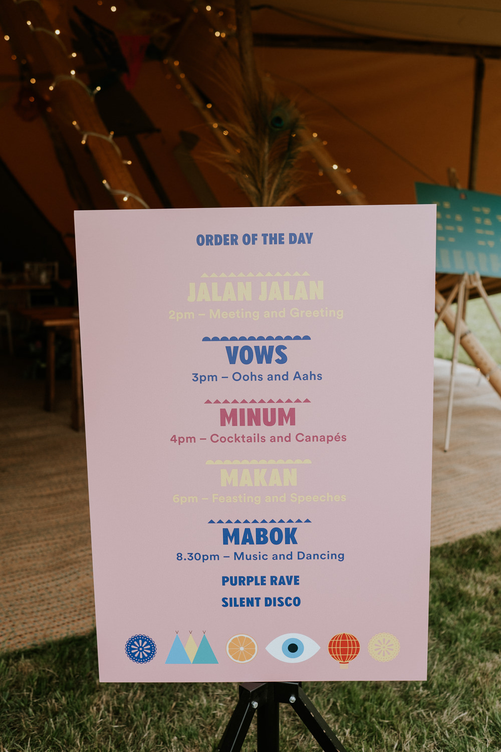 Fun Community Wedding Joanna Nicole Photography Order Day Sign