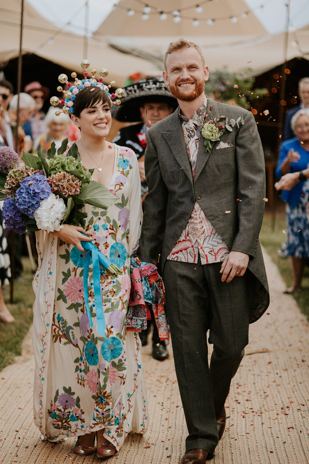 Confetti Throw Fun Community Wedding Joanna Nicole Photography