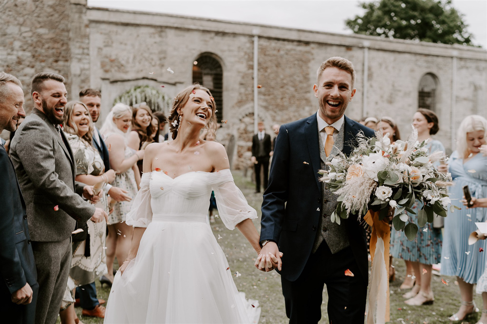 Confetti Throw Leicestershire Tipi Wedding Gina Fernandes Photography