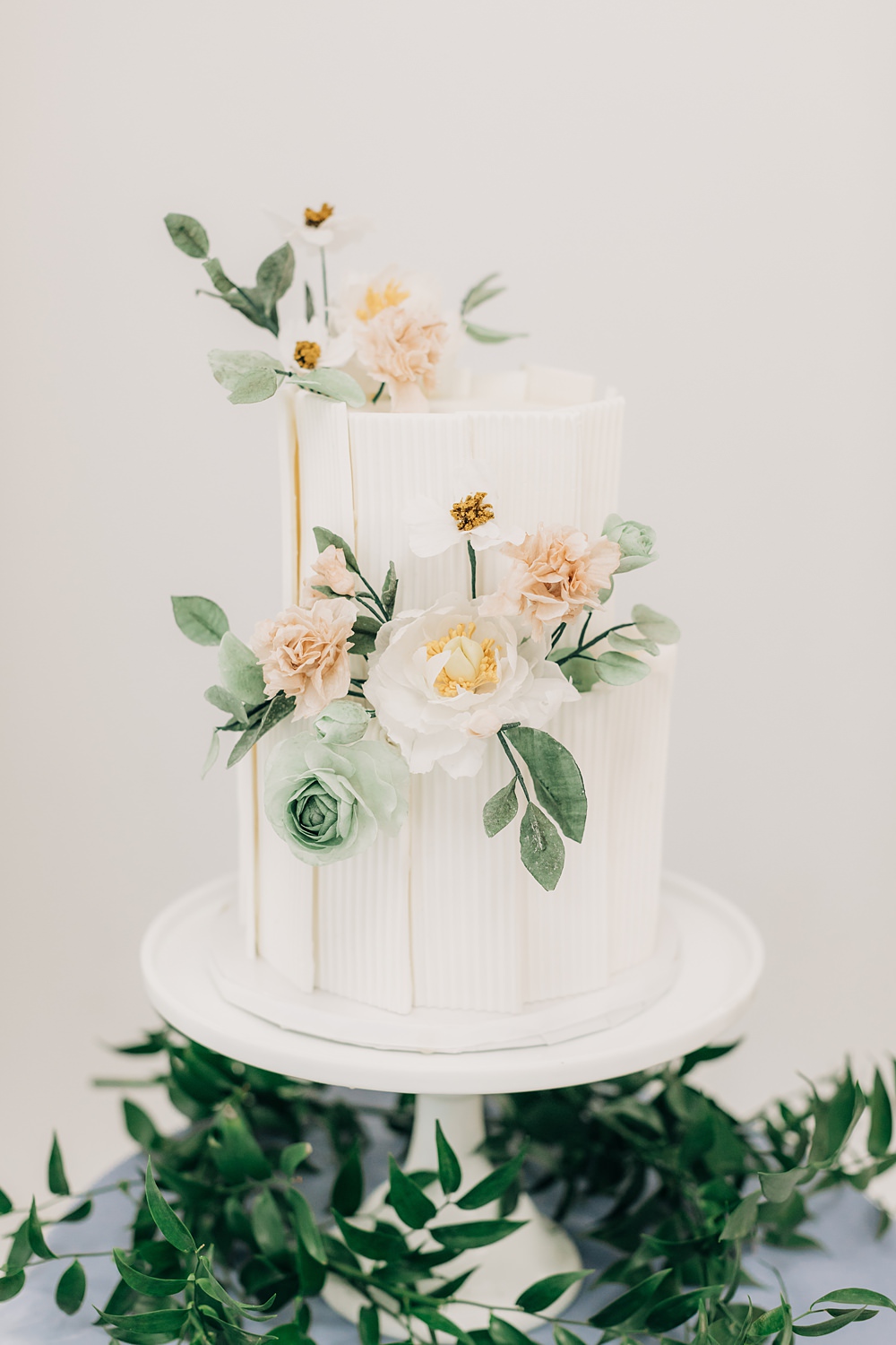 White Flower Cake 2 Tier Peach Yellow Lilac Wedding Ideas Tess Lucas Photography