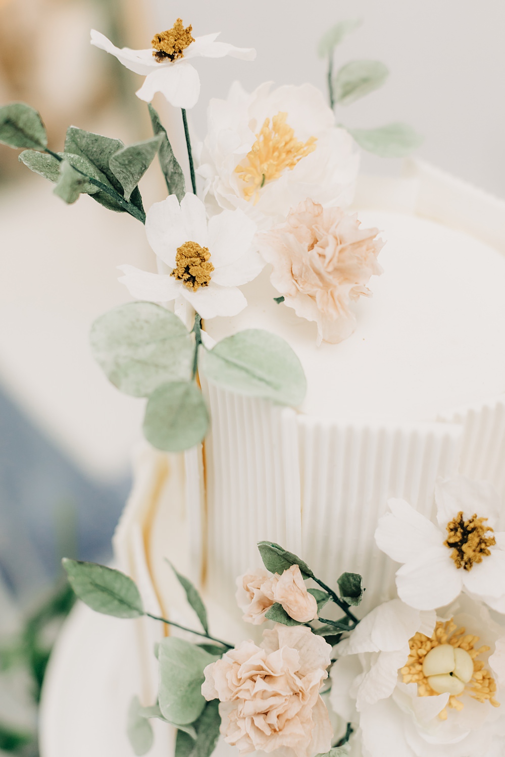 White Flower Cake 2 Tier Peach Yellow Lilac Wedding Ideas Tess Lucas Photography