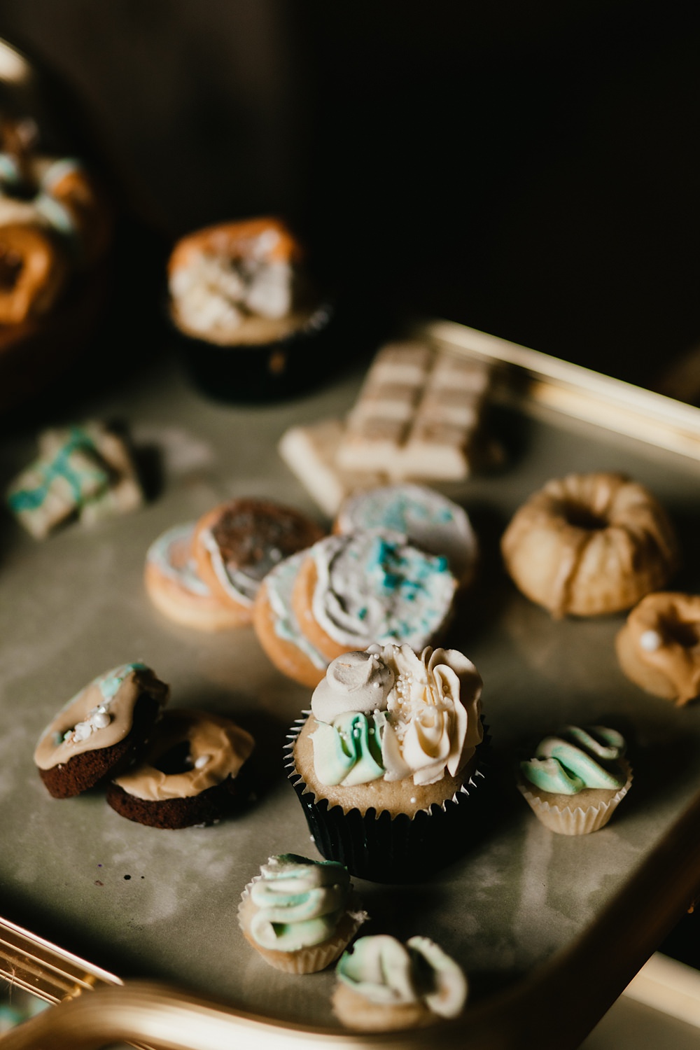 Cupcakes Biscuits Stokes Barn Farm Wedding Ideas Pippa Volans Photography