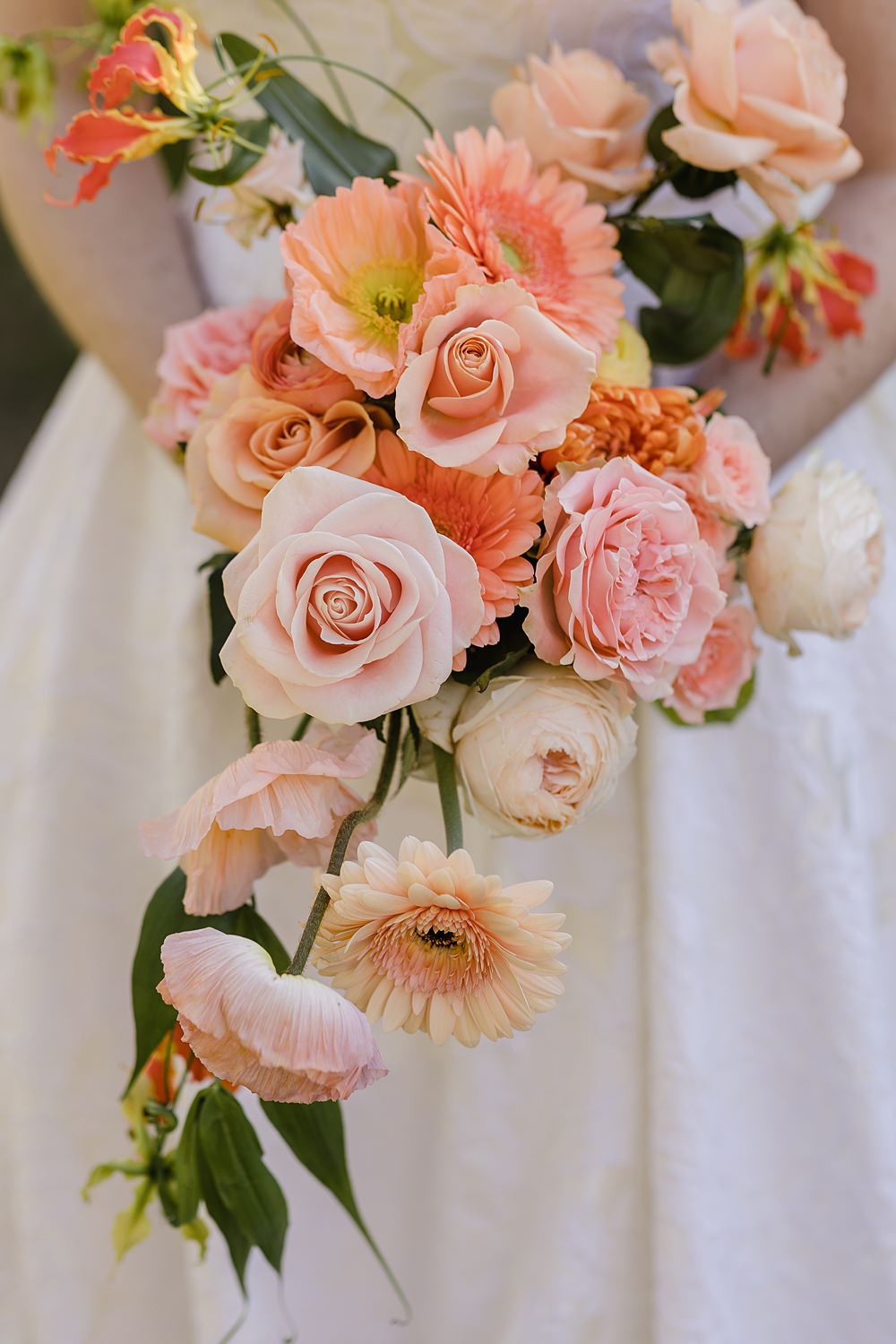 Bouquet Flowers Bride Peach Pink Rose Gileston Manor Wedding Michelle Huggleston Photography
