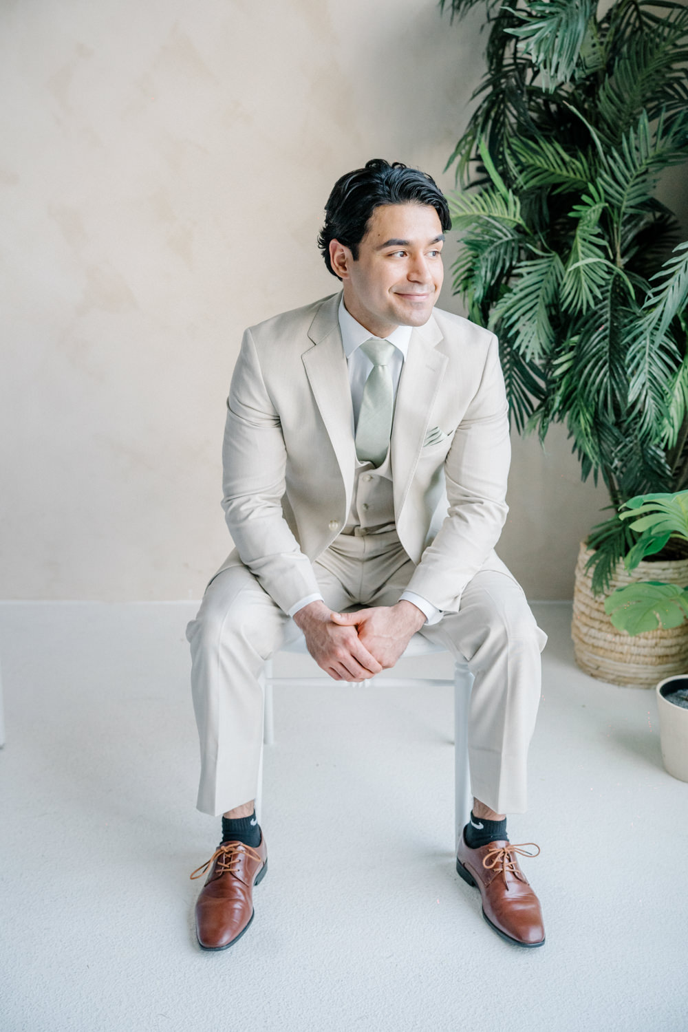 Groom Cream Suit Green Tie Lilac Peach Wedding Ideas Rosetta Li Weddings