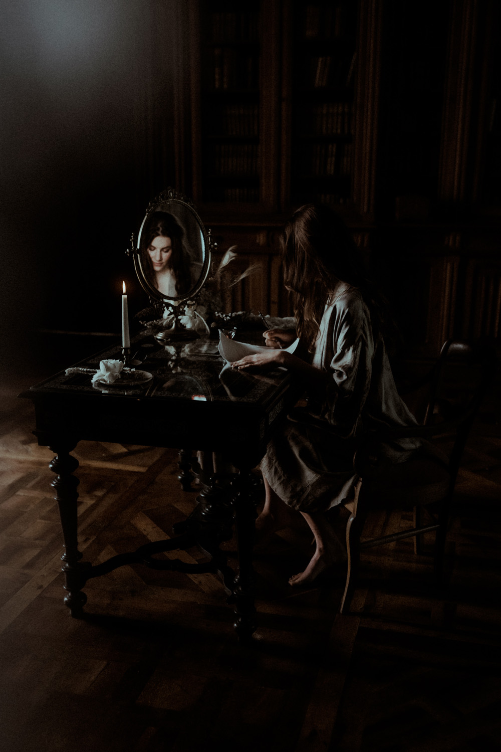 Writing Letter Bride Chateau de Poudenas Wedding Gaetane Glize