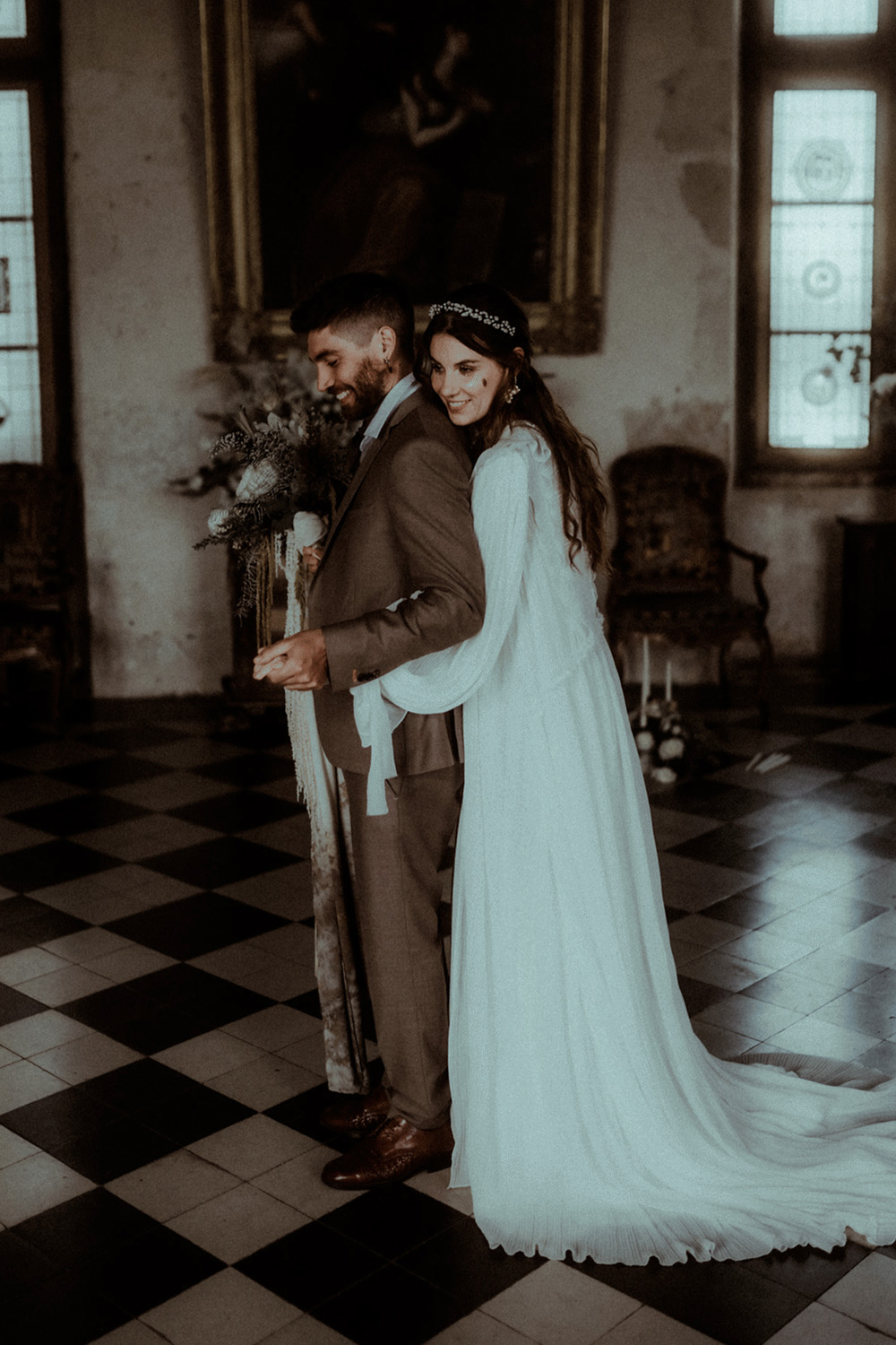 First Look Chateau de Poudenas Wedding Gaetane Glize