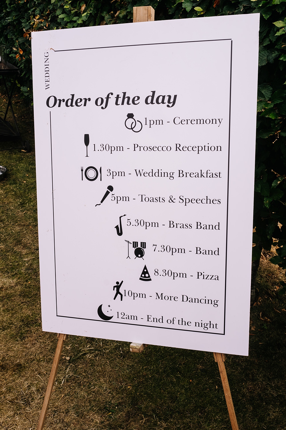 Order Day Timeline Sign Green Yellow Wedding Kristian Leven Photography