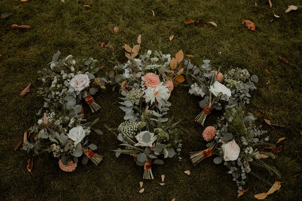 Bouquet Flowers Orange Dahlia Autumn Rossie on the Earn Wedding Mint and Jasmine
