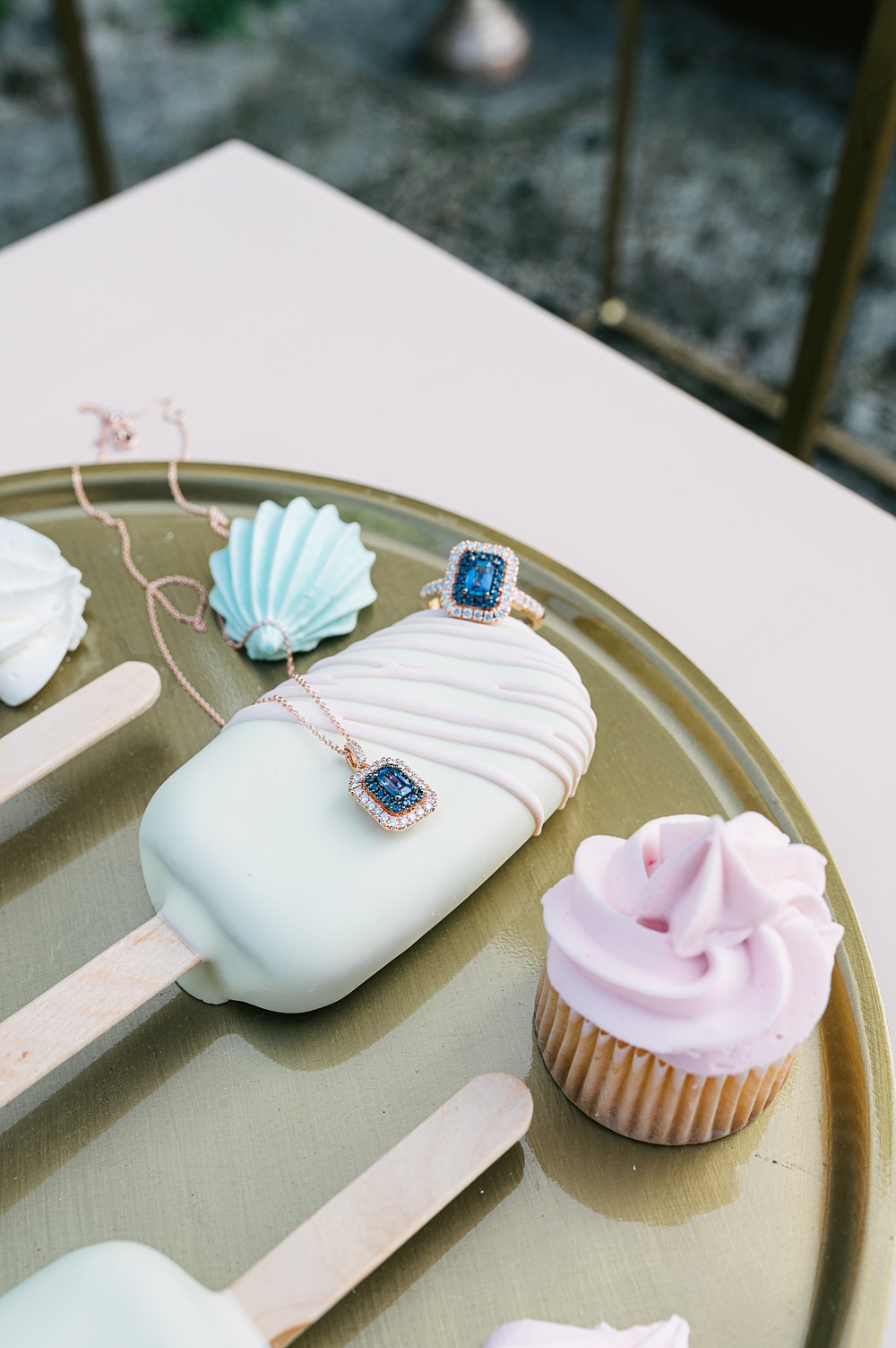 Villa Orsi di Azzate Wedding Rossella Putino Sapphire Ring Necklace Cakes