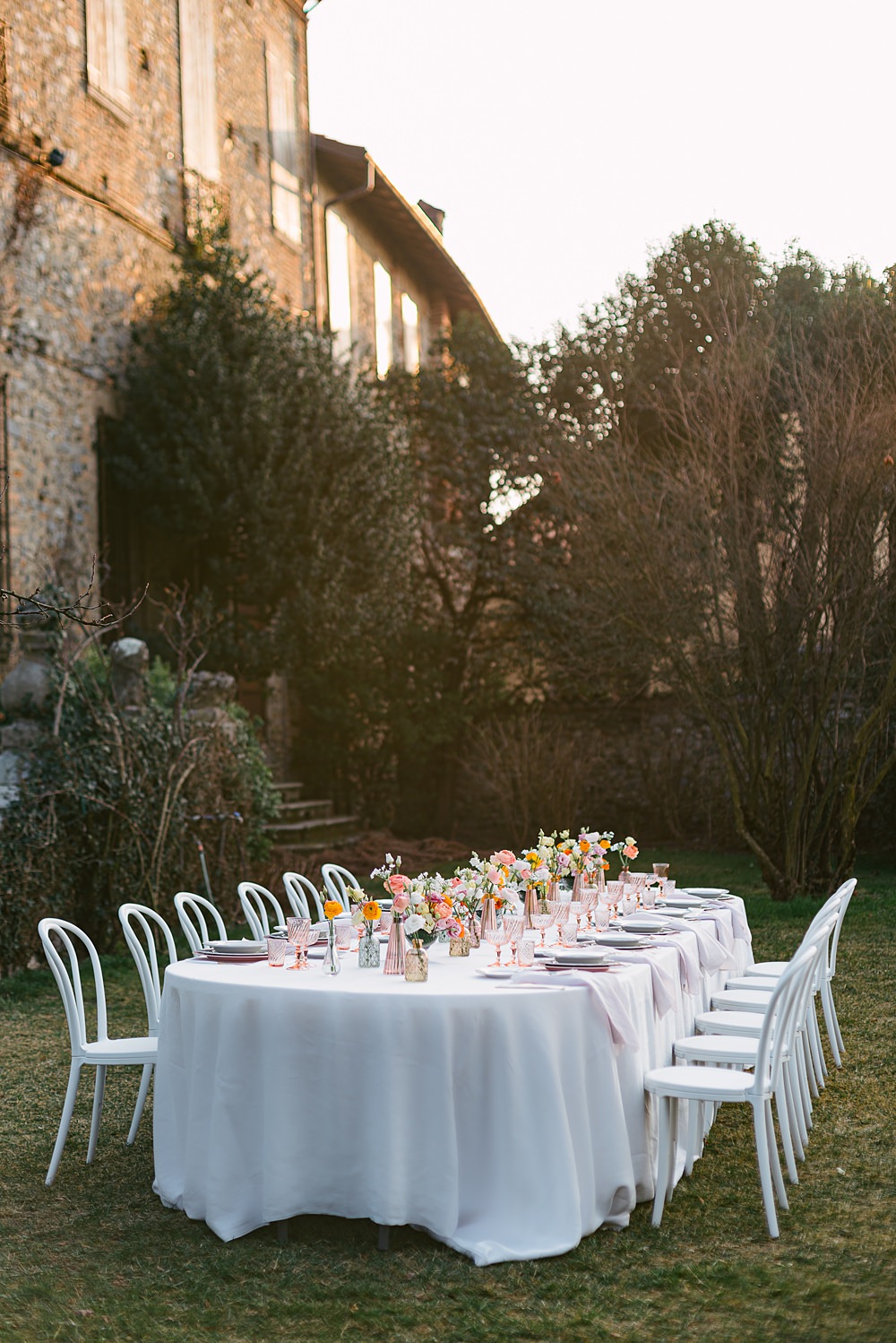 Long Table White Cloth Spring Flowers Pink Yellow Villa Orsi di Azzate Wedding Rossella Putino