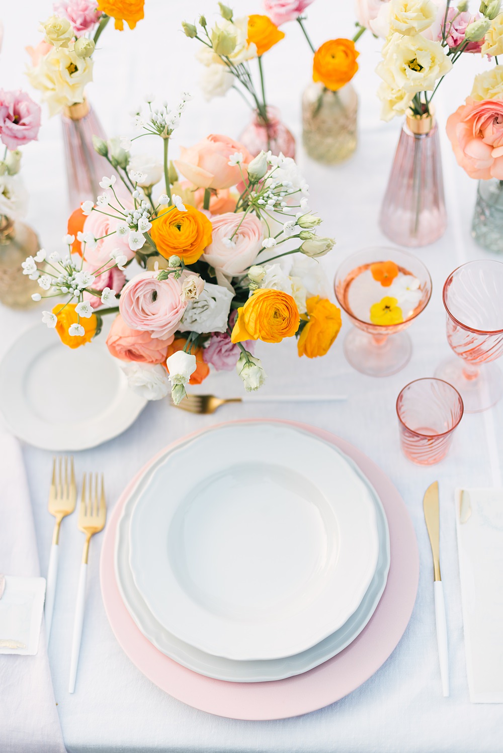 Place Setting Pink White Gold Flowers Villa Orsi di Azzate Wedding Rossella Putino