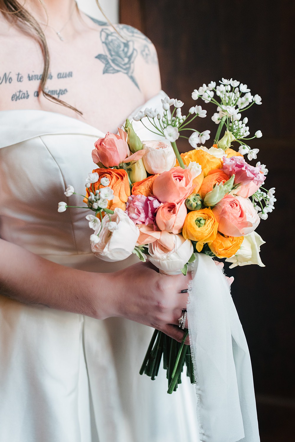 Bouquet Flowers Bride Spring Yellow Pink Peach Villa Orsi di Azzate Wedding Rossella Putino