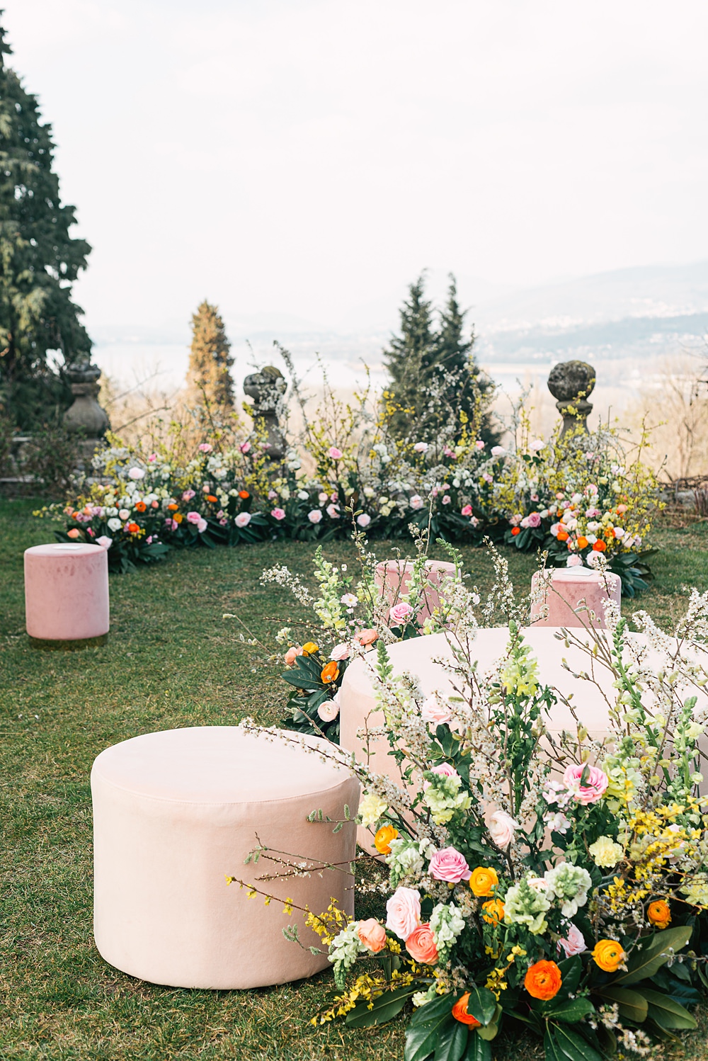 Aisle Pink Stools Meadow Floor Flowers Ceremony Villa Orsi di Azzate Wedding Rossella Putino