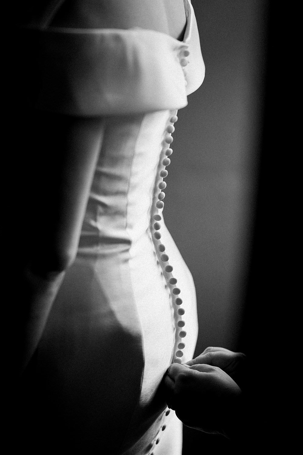 Button Back Dress Bride Retro Rustic Barn Wedding Paul Santos Photography