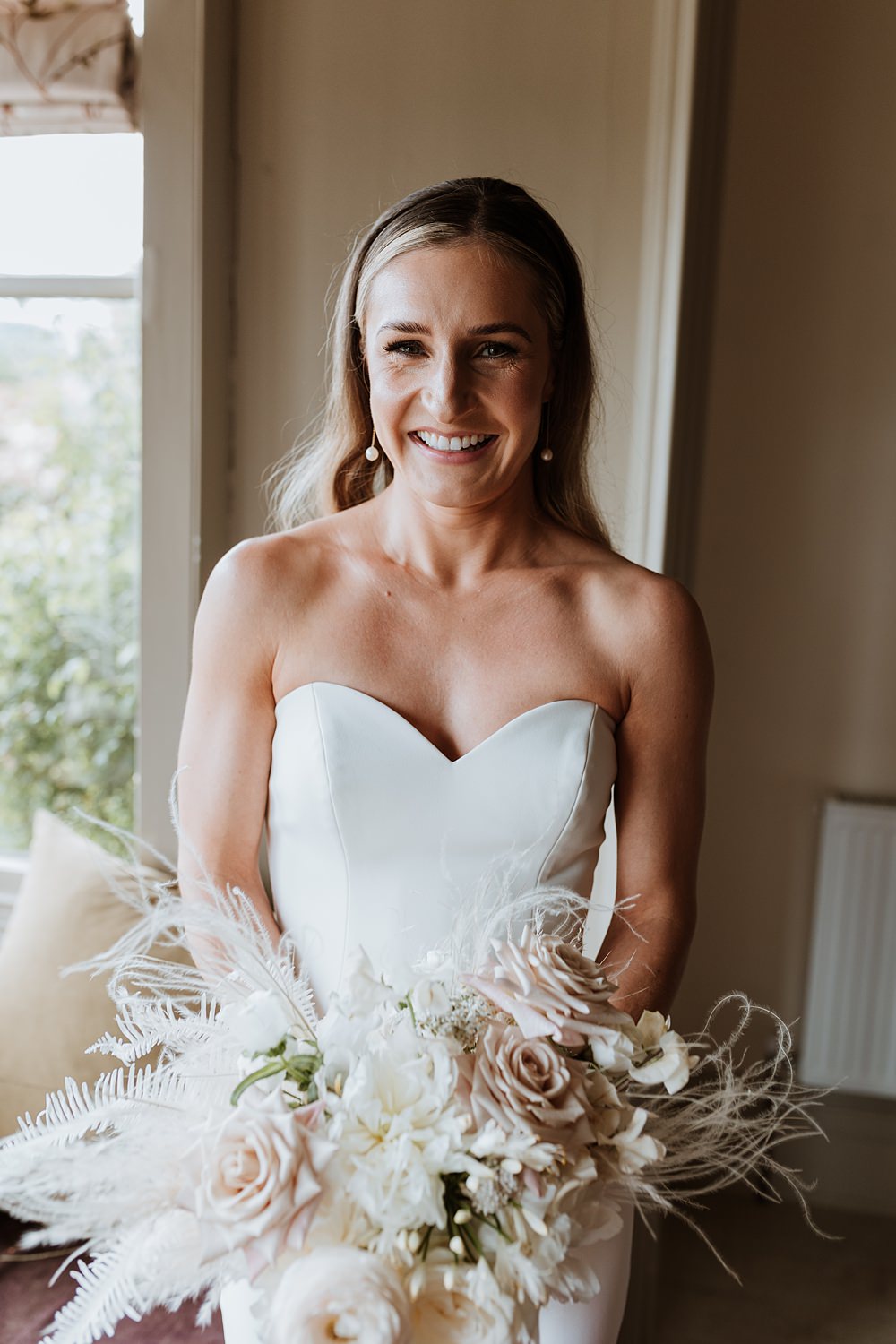 Bride Bouquet Flowers Cream Ivory Rose Grass Wilde Lodge Wedding Pix By Vix