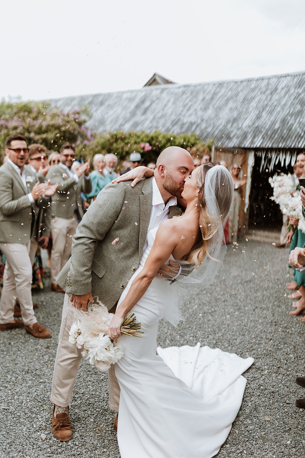 Confetti Throw Wilde Lodge Wedding Pix By Vix