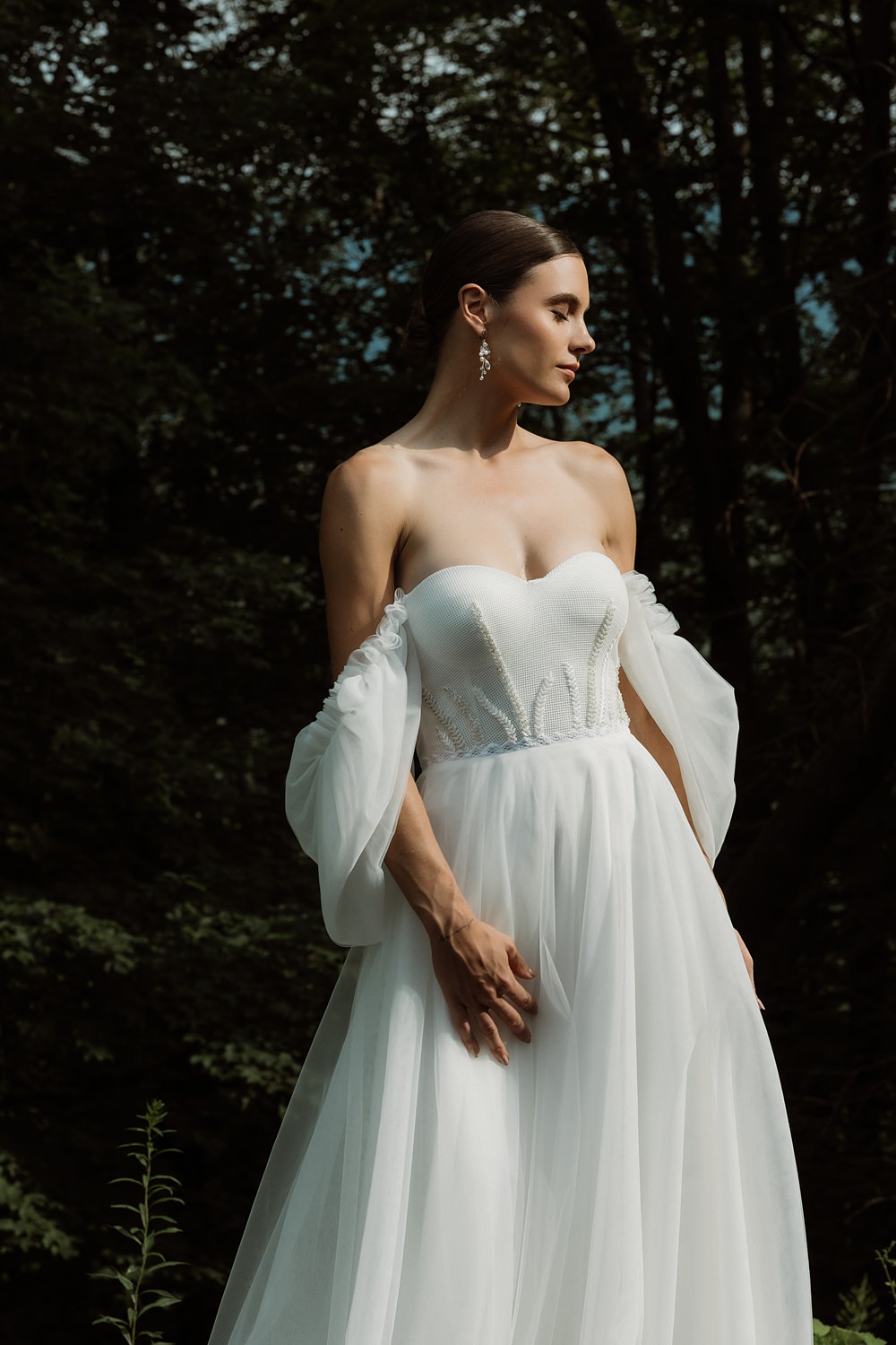 Dress Gown Bride Off Shoulder Tulle Romantic Château Ste-Agnès Wedding Crémeux Photo