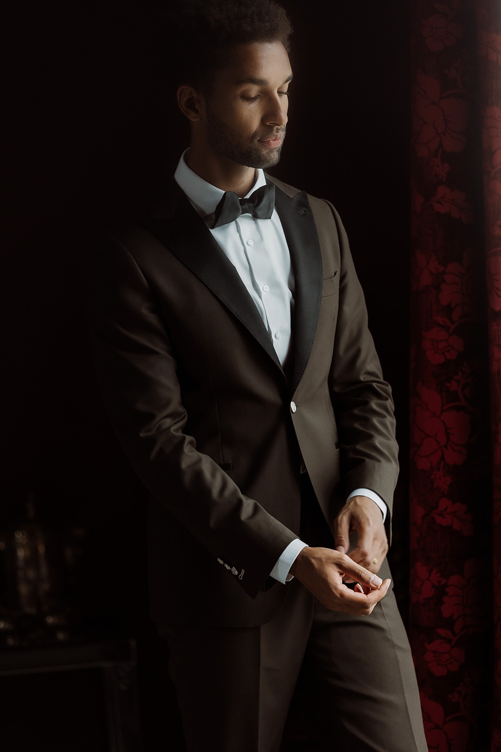 Groom Suit Tuxedo Bow Tie Château Ste-Agnès Wedding Crémeux Photo