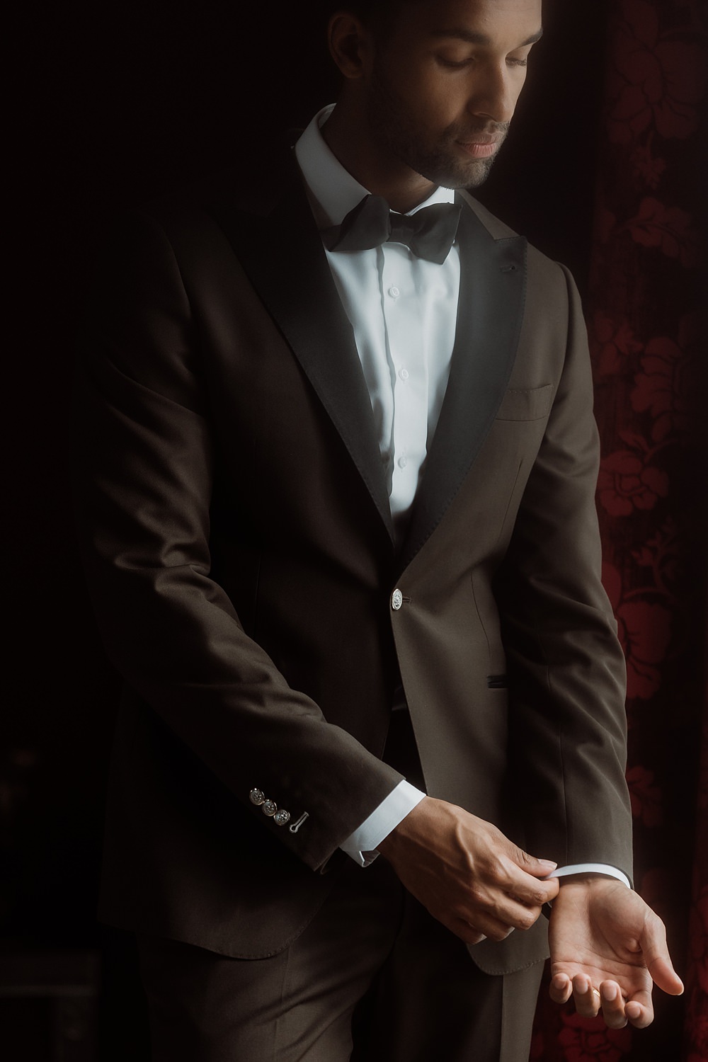 Groom Suit Tuxedo Bow Tie Château Ste-Agnès Wedding Crémeux Photo