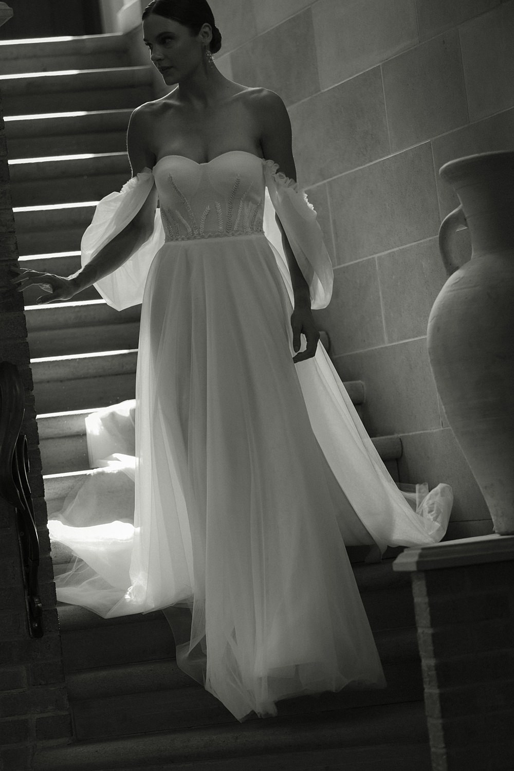 Dress Gown Bride Off Shoulder Tulle Romantic Château Ste-Agnès Wedding Crémeux Photo