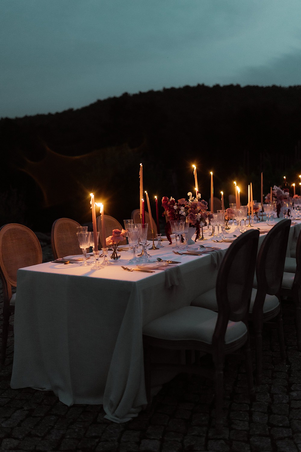Table Decor Setting Gold Pink Red Candles Château Ste-Agnès Wedding Crémeux Photo
