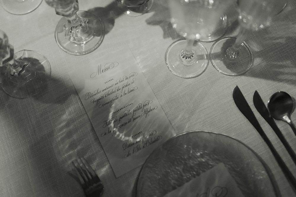 Table Decor Setting Gold Pink Red Place Setting Menu Château Ste-Agnès Wedding Crémeux Photo