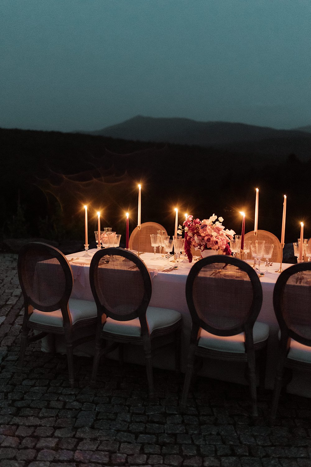 Table Decor Setting Gold Pink Red Candles Château Ste-Agnès Wedding Crémeux Photo