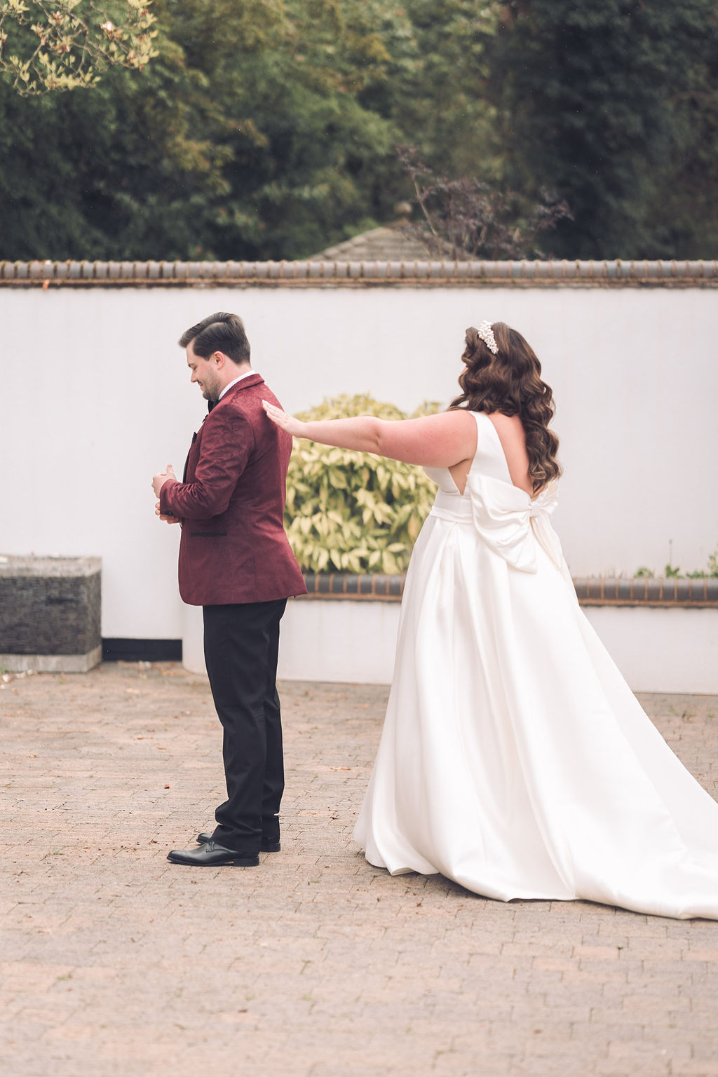 First Look Compton Verney Wedding Story Ellie Mac Photography