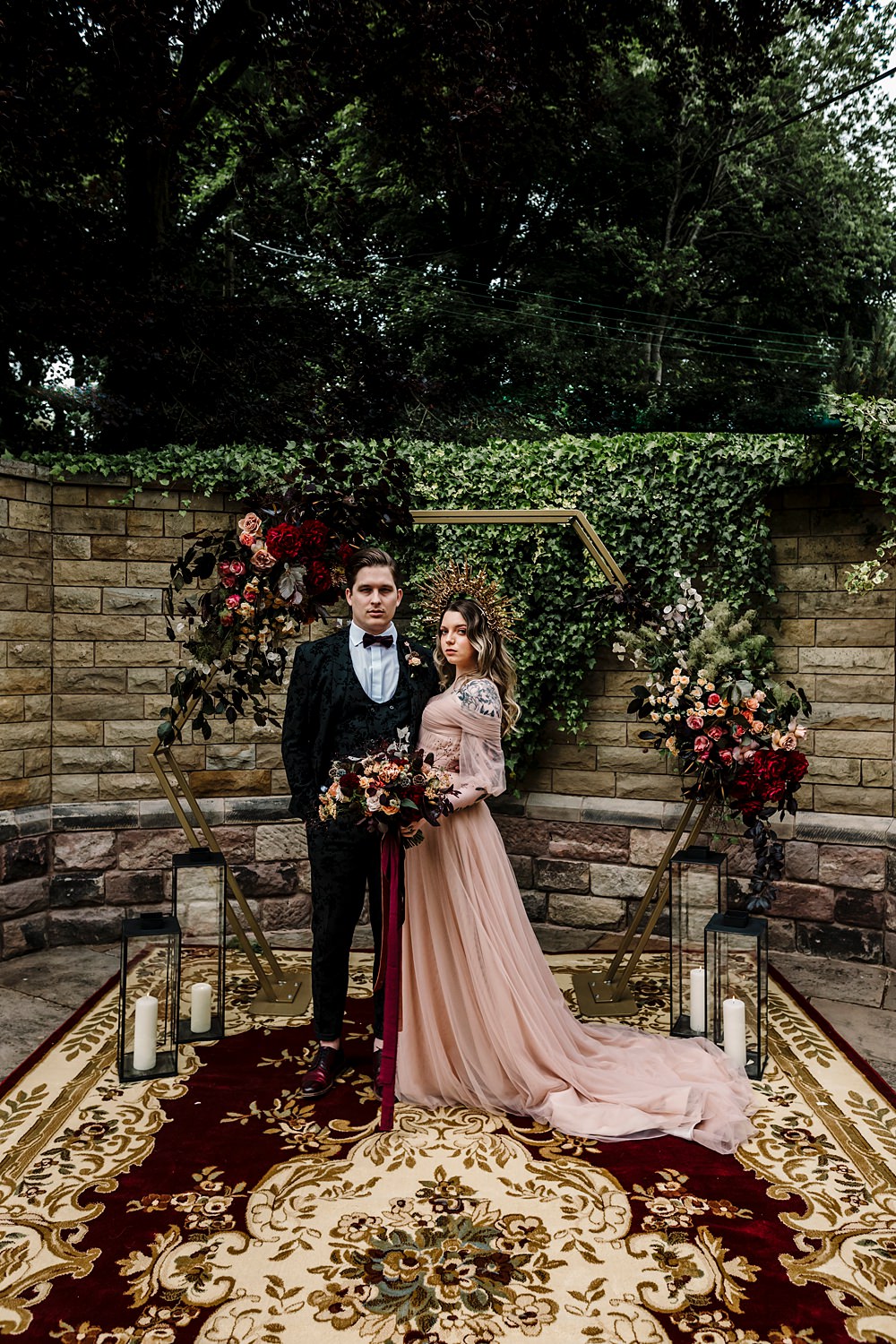 Dunwood Hall Estate Wedding Amy Faith Photography Hexagon Backdrop Gold Red Black Decor Flowers Candles