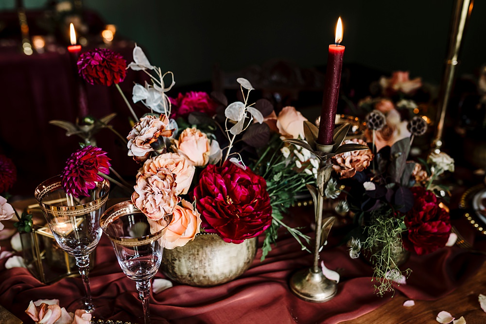 Dunwood Hall Estate Wedding Amy Faith Photography Red Black Table Decor Flowers Gold Tableware
