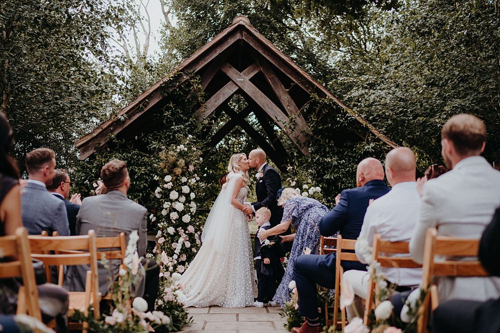 Outdoor Surrey Wedding Kit Myers Photography